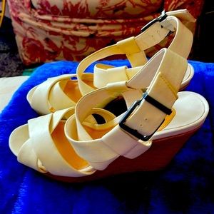 Gianni Bini size 9 cream colored wedges. 4 inch heels. Like new